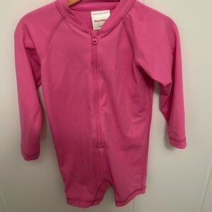 Perfectly pink, & perfect for the sun. 18-24m Hanna andersson rash guard